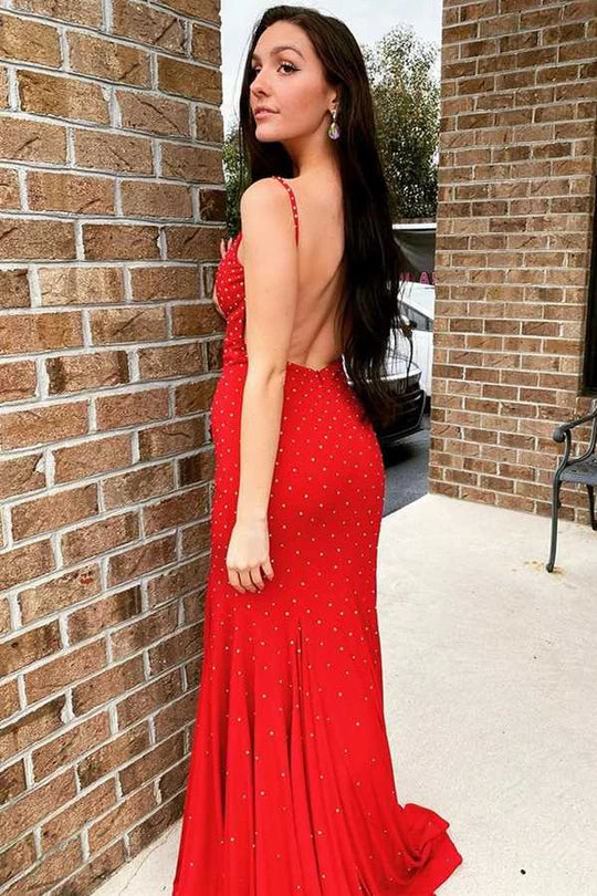 Vestido de sirena sin espalda con tirantes de cuentas